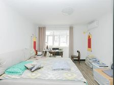 钟界沸0.5 安华里五区新上中间楼层南北两居室