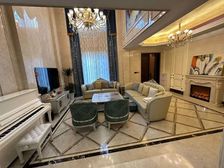 18号地铁口 英伦风格大花园边套别墅 豪装全送低价急卖