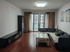 莱诗邸后排中心位置,南北通透,花园全景尽收眼底,中介费低