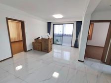 新上新上 小区中心位置 30个全新装修 看房有钥匙