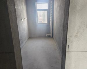南环!送储间 和湾香颂 电梯好楼层 三室 老证
