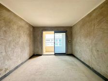 厉害了!百加买1梯2户洋房!轻轨9号线!