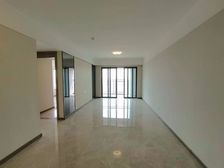 急售雅居乐迪茵湖高层南向三房,采光通风好。精装没有住过。