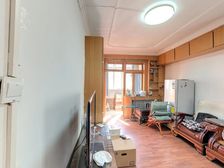 三楼 房子采光好 配套齐全 交通便利 户型好 近地铁