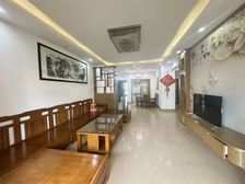 逸湖半岛 3房2卫 东南 看花园 方便看