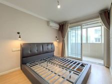 南北通透边套两房一厅,自然氧吧,下班回到家心情舒畅 中间