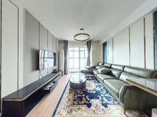 万科魅力花园 房龄新 户型方正 物业好 此房满二年