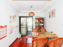 一手动迁,自住精装修,南北通透带阁楼,近地铁,近商圈,诚售