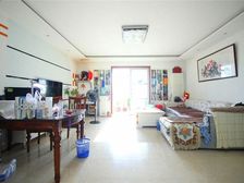 楼栋位置好,楼层好,大三室,落地窗,采光充足