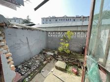 本月上新,明华一村一楼毛坯房,带天井。诚意出售!