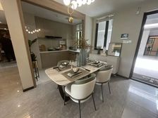 新房:汉阳江边+精装修三房+三大件+方正户型+国庆特惠