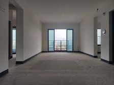 沙坪坝区 龙湖开元晶蓝二期 四房 133万