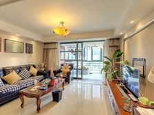 四季园平层两房,客厅朝南带阳台,两卫设计,看花园