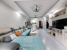 三开间朝南 中都巴黎城 精装修毛坯价 拎包入住随时看房