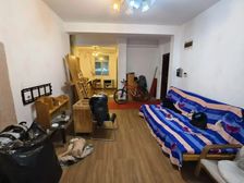 2房2厅,带花园,可以做三房,小区中间位置