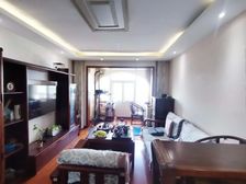 汇臻路地铁口,商圈万达,精装修拎包入住,带阁楼,景观高层