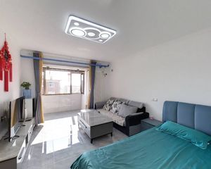 南厂住宅东区 小区正在旧改过程中 实景拍摄拎包住 独立小客厅