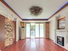 买房免用,钥匙在手,看房随时,位置好,前后花园,有车位 舒适