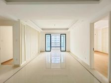 合景泰富誉峰2.1期 3室2厅2卫 豪华装修 155万元