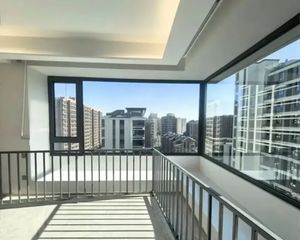 地铁 次新房拐角大飘窗 东边户双卫 高层电梯视野采光好!