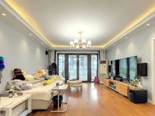 内环内地铁口,中间楼层飞机户型,精装修,带产权车位