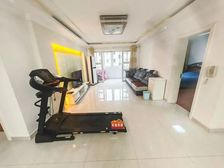 江虹飞机户型三房!楼层好 不靠路满五年税费少 拎包入住