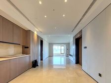 精装拎包入住,南北三个大阳台,全屋落地窗,顶层挑高