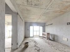 业主急售,壹号朝南三房,中间楼层视野采光优