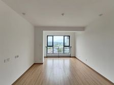 山屿西山著 89平3居 南北向精装修 280万