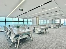 电梯口 绿地原盛国际 多套招租 面积 装修不等 随时可看