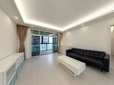 电梯高区大三房两卫 带产权车位 精装修可拎包入住 税费各付