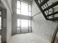 万达旁复式业主诚心出售,价格有空间,户型很好