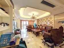 联泰物业 精装修三房 小区中间位置 拧包入住。