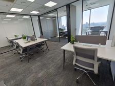 1号线珠江路站 新世界中心122平精装带家具 君临汇杰金鹰