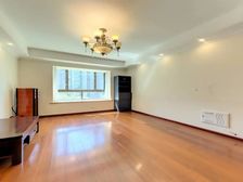 楼仼位置 老房东天天电话卖房 采光无遮挡 只有出价都可以