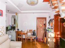 有电梯的复式 还有大露台 实际可当两房居住 层高3米