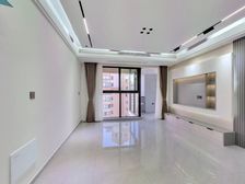 飞机户型全新翻新婚房 满五维一 含车位 湖景 精装修保养好