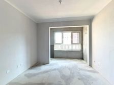 爱情缤纷里 114.31平4居 南北向毛坯 随时签约