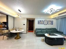 碧桂园铜雀台(三期) 刚需小三居 有电梯 朝南 双卫