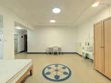 广海花园 诚心出售 价格可谈 送车位送家私家电 包税 南向