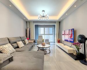 华宇旭辉锦绣广场 3室2厅 东南 南