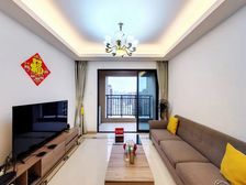 带产权车位,送全屋家私,看房方便,中间楼层,看摩天轮