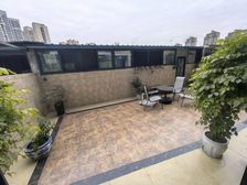 80平台花园 房东豪装30万 2房2厅1卫带一个套房 小高层