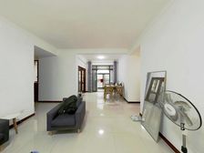 金麒麟世家半山半城 南北通透,采光好 周边匹套完善,,出行方便