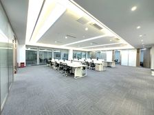 独有的大平层436平租40元超大工区三面采光通透办公室出租中