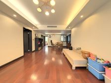 和风雅致新出3房 业主自己降价出售了 位置很不错 价格也还行