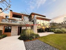 华侨城蓝楹湾顶豪圈层 一线临江传世独栋 全玻璃幕墙打造