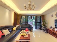 香山湖旁 大型高档小区 华发四季 4室2厅 188平南北通精