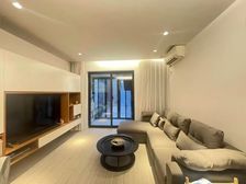 一楼大花园 西边套 满五 拎包即住 二次装修