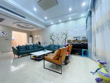 市区 单边位别墅 独门独户 超大院子 急售 价格可谈